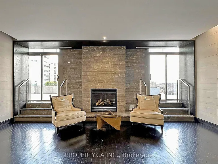 21 Scollard St #406 — Photo 27