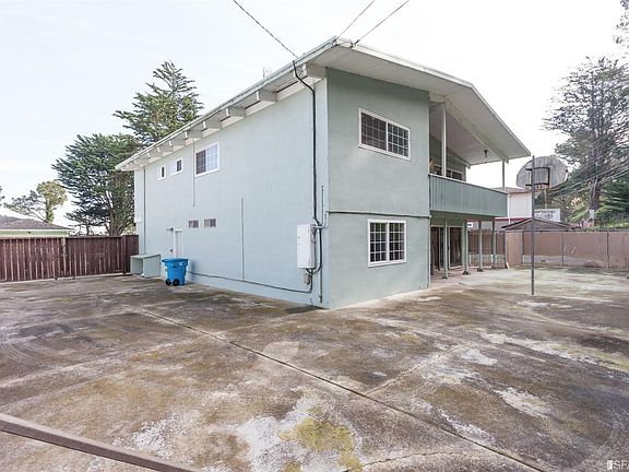 3rd image of 3345 Fleetwood Dr