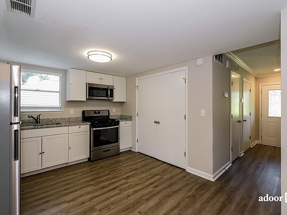 4th image of 2621 Rolling Hills Way SE