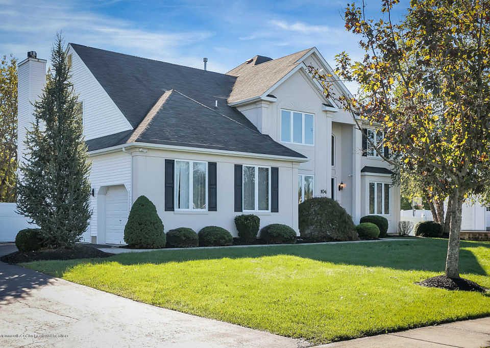 1st image of 104 Newington Ln