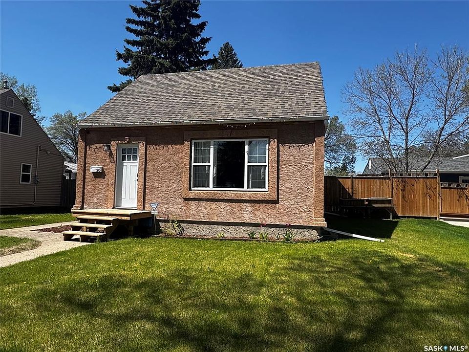 1st image of 120 Roslyn AVENUE