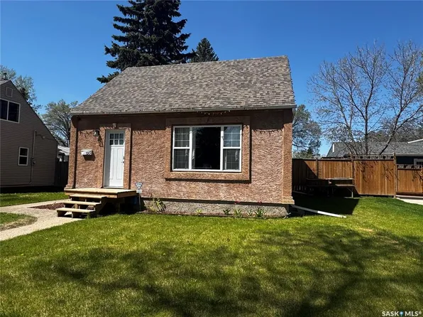 120 Roslyn AVENUE, Yorkton, SK S3N 1N9