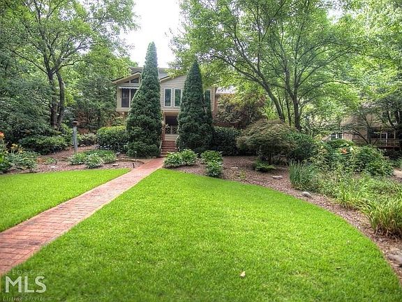 2nd image of 3939 Glencrest Ct