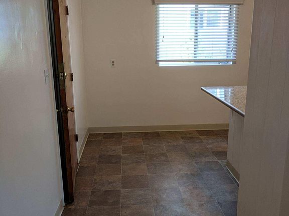 3rd image of 4123 1/2 Kansas St