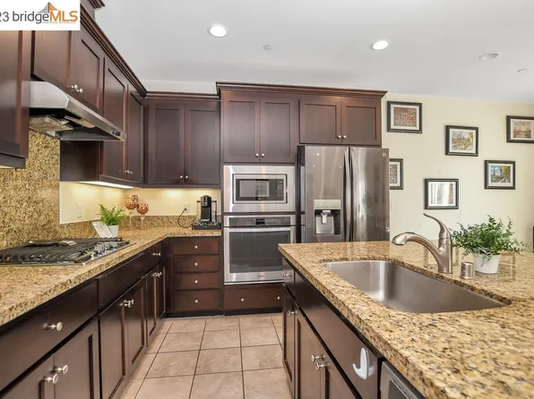 318 Bluestone Dr, Oakley, CA 94561