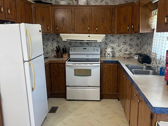 4th image of 214 W Boone St