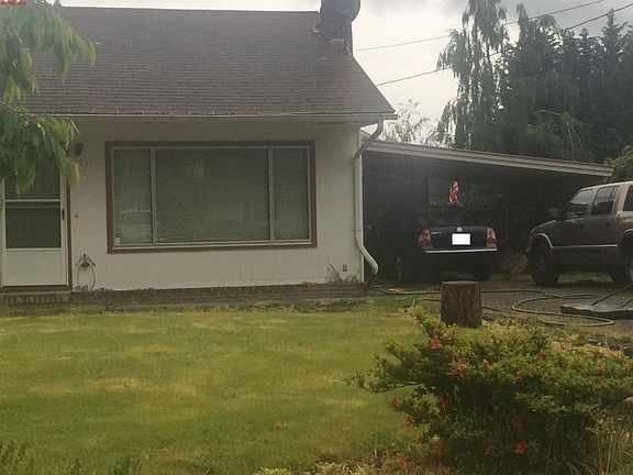 2nd image of 211 SE 4th St