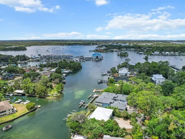 255 NW Baypath Dr, Crystal River, FL 34428