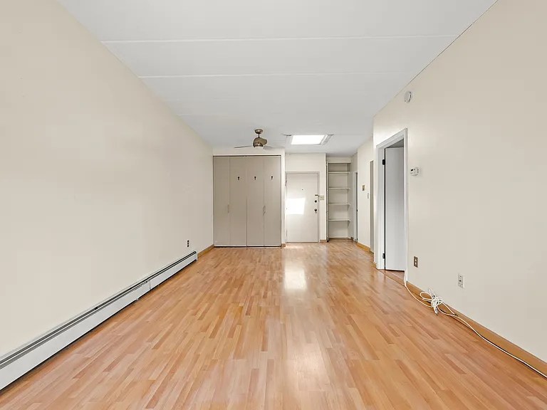 6907 242nd St #3F — Photo 10