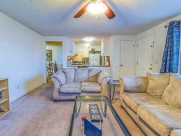 3rd image of 7711 NW 113th Pl