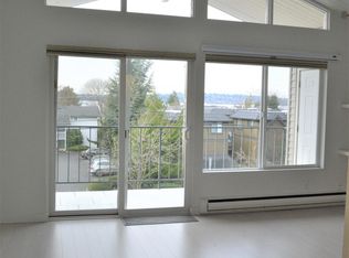 6018 Lakeview Dr APT 202, Kirkland, WA 98033