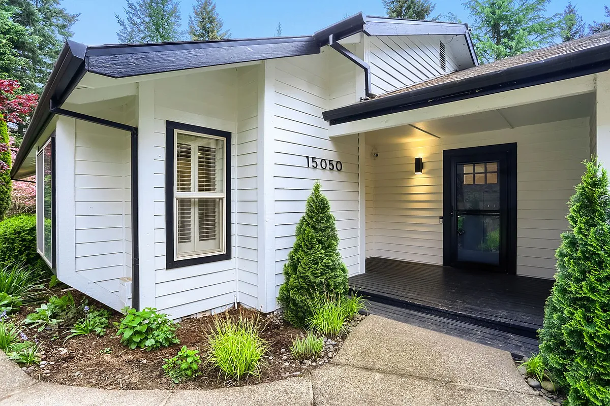 Building Photo - 15050 SW 141st Ave