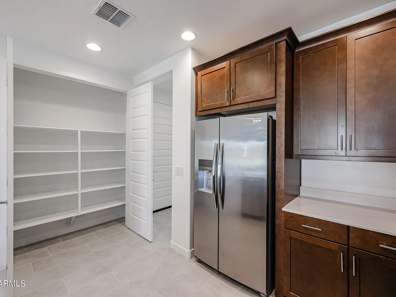 5 bed, 3.0 bath, 1953 sqft, $2,600 — Photo 4