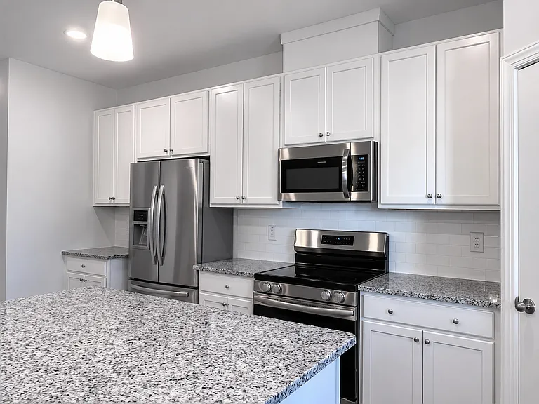 521 Barrington Row Ave — Photo 7