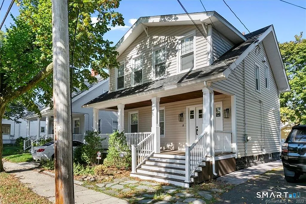 3 bed, 1.5 bath, 1341 sqft, $3,000 — Photo 1