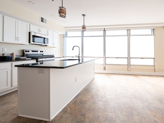 5th image of 608 Campbell Ave SW #A