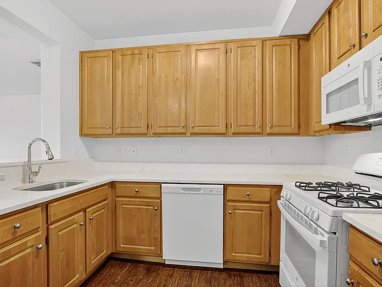 The Apartments At Weatherby — Photo 17