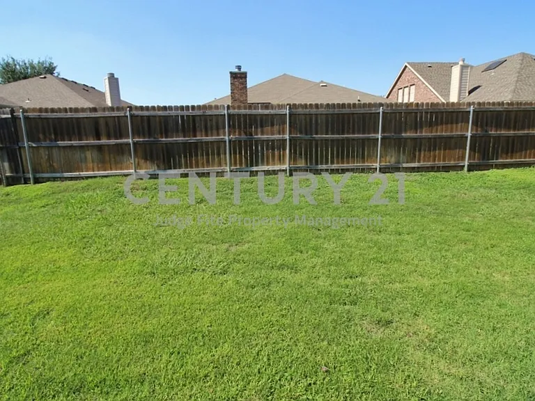 2816 Park Springs Dr — Photo 27