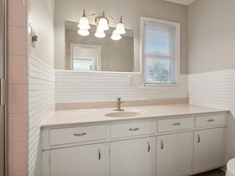 112 Leslie Dr — Photo 39