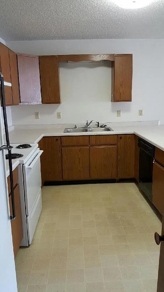 2 bed, 885 sqft, $875 — Photo 2