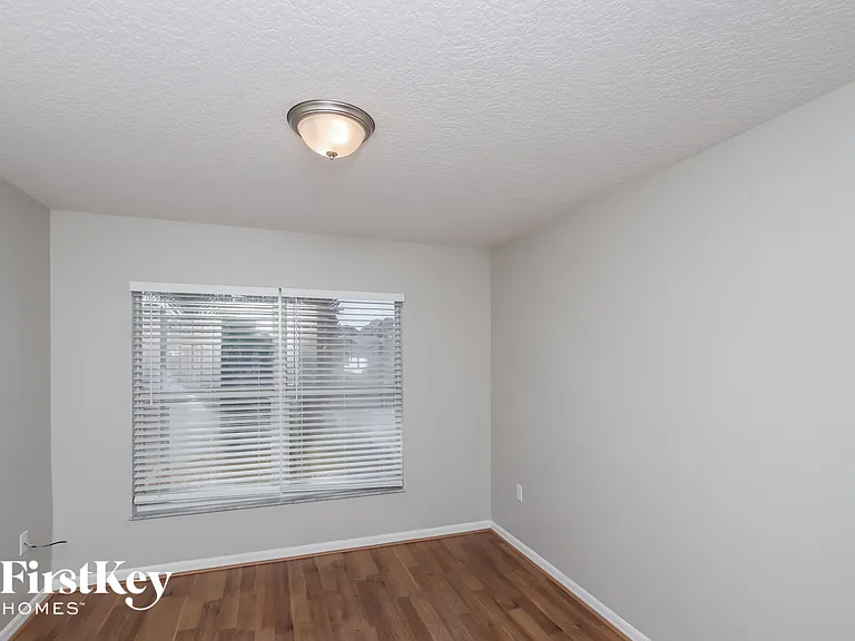 1347 Armory Dr NE — Photo 5