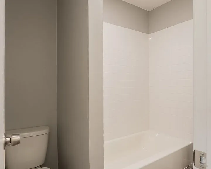 Wornall Place Apartments — Photo 16