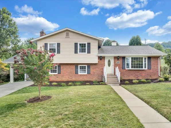 5844 Castle Rock Rd, Roanoke, VA 24018