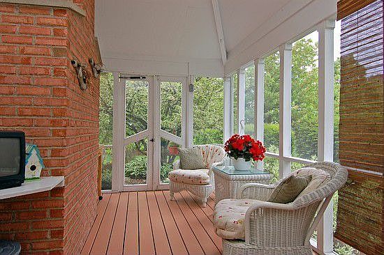 ARCHITECTURALLY DESIGN SCREENED PORCH