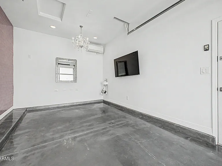 15912 W Sierra St — Photo 37