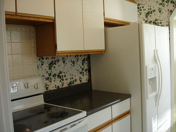 4th image of 6217 26th St NE