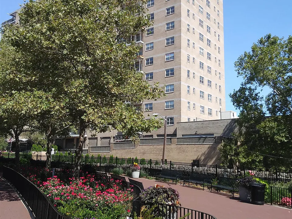 7100 Boulevard East #12L