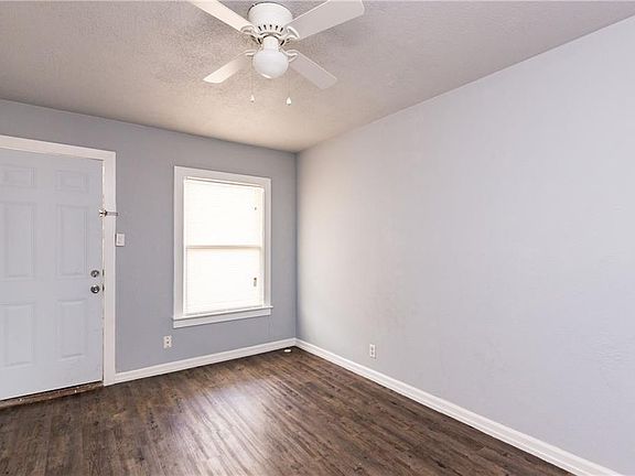 2nd image of 1122 Morgan Ave