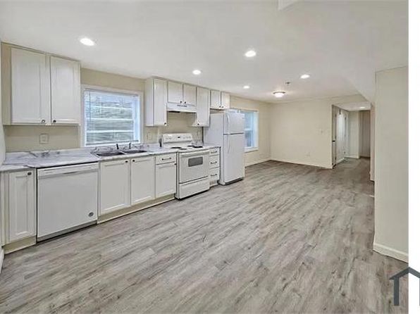 536 Elmwood Rd NW #B