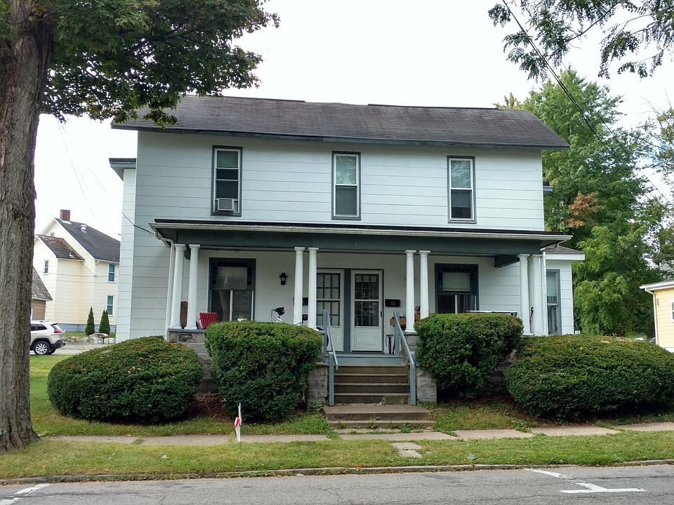 232 W Pine is on the right side in this photo.