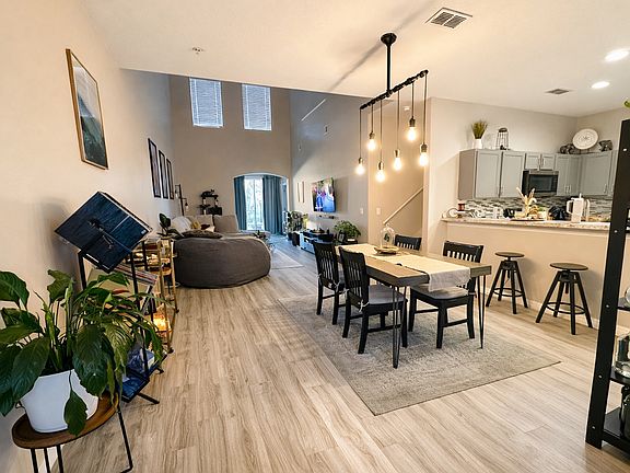4th image of 10019 Moorshire Cir