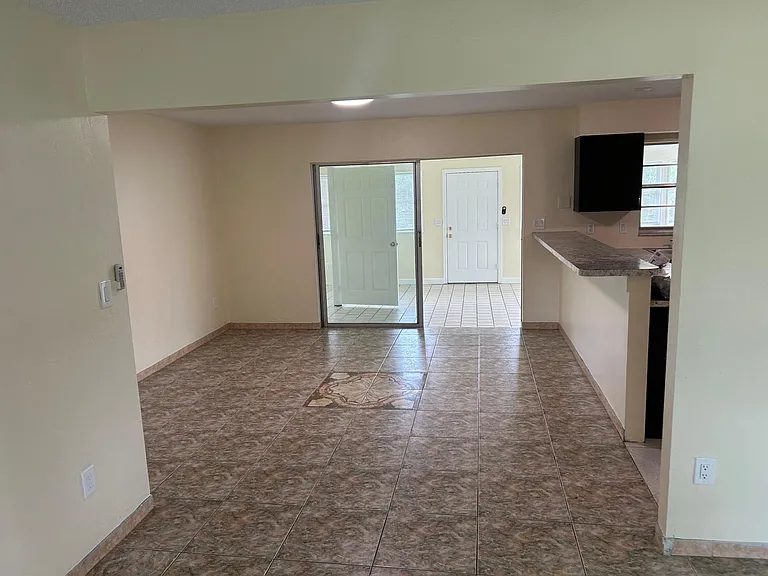 2244 Parker Ave — Photo 6