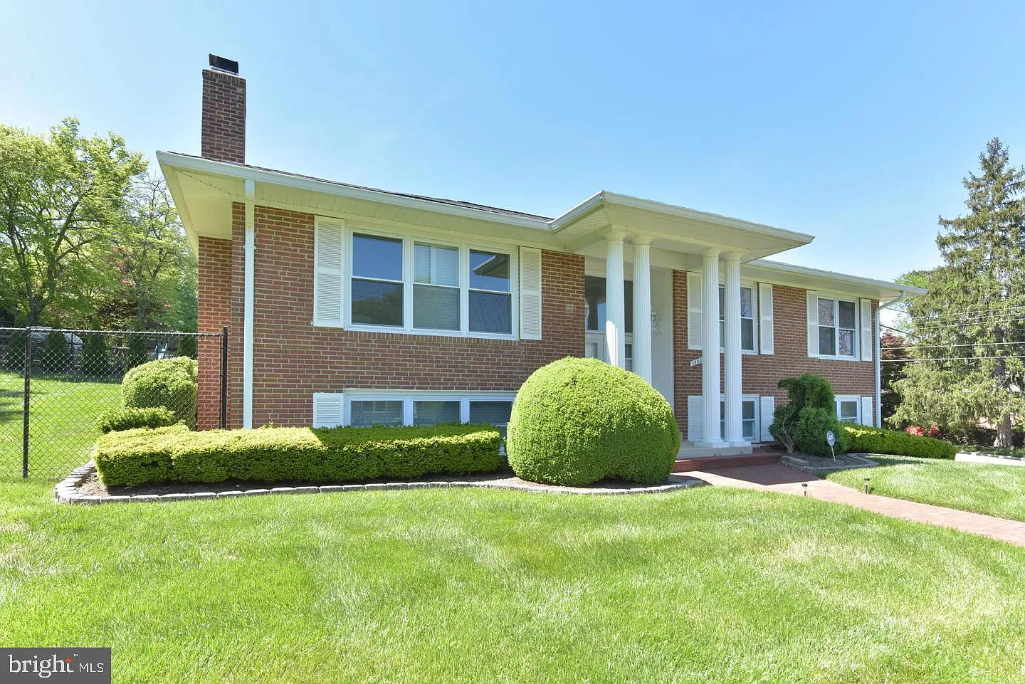 4 bed, 3.0 bath, 2128 sqft, $5,200 — Photo 1