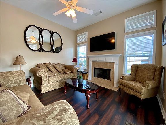 3rd image of 3855 Claiborne Cir