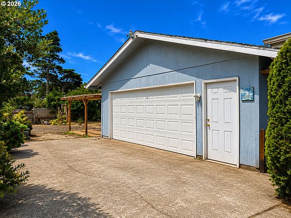 4th image of 1600 Rhododendron Dr Space 439