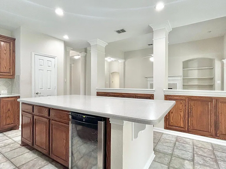 604 Peacock Dr — Photo 14
