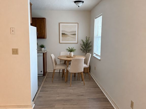 4th image of 8208 Chas Cir #10