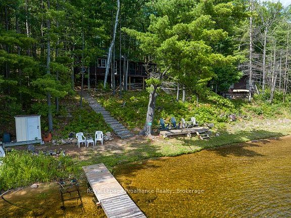 3rd image of 406 Mazinaw Lck