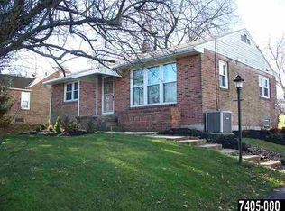 2408 Pleasant View Dr, York, PA 17406