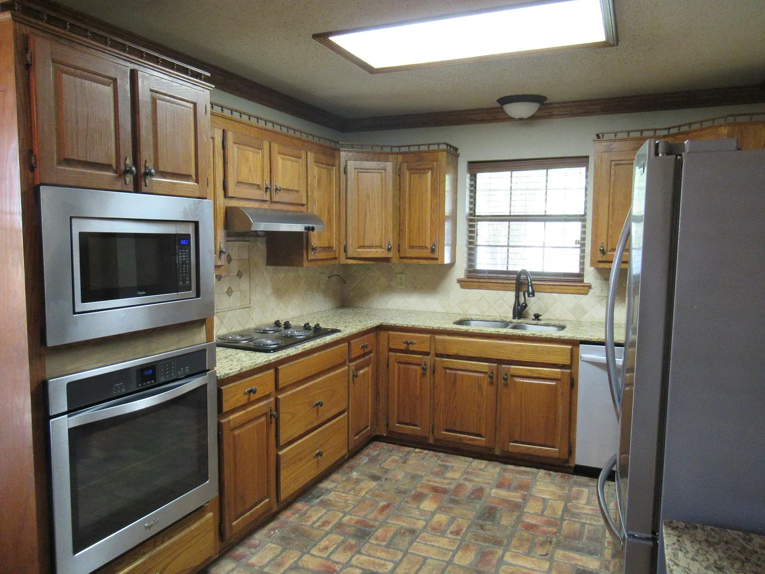 10124 Trailridge Dr — Photo 3