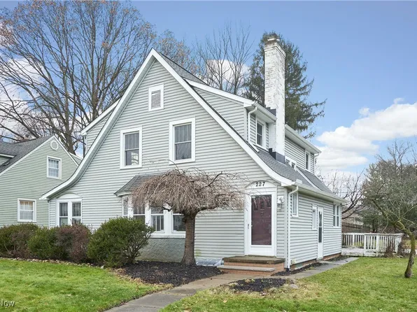 227 Kenilworth Dr, Akron, OH 44313