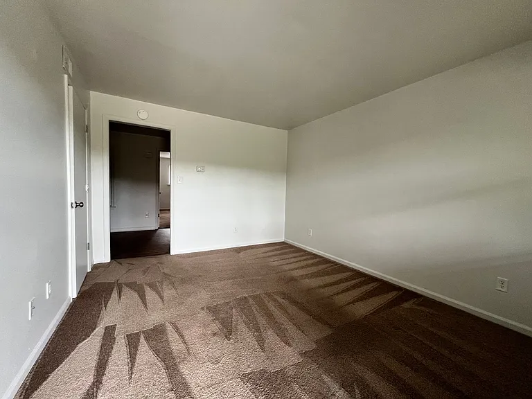Stone Ridge Apartments- Convenient Location — Photo 12