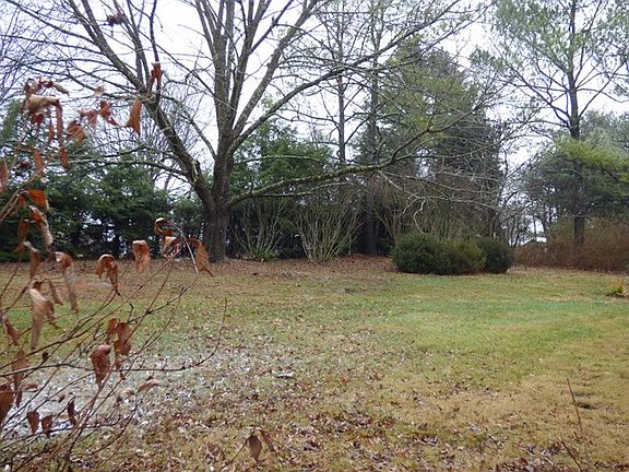 5th image of 390 Fairway Ln