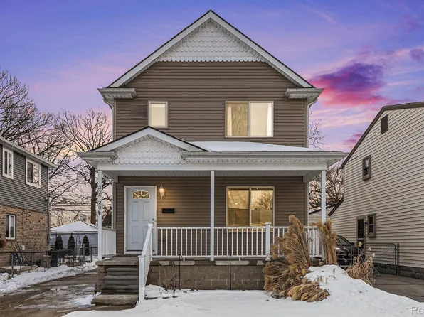 22720 Maxine St, Saint Clair Shores, MI 48080