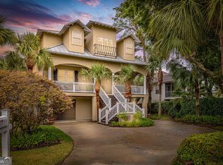 135 Compass Point Dr, Saint Simons Island, GA 31522
