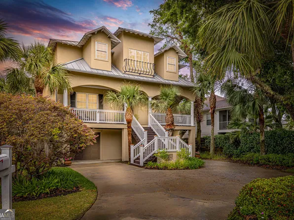 135 Compass Point Dr, Saint Simons Island, GA 31522